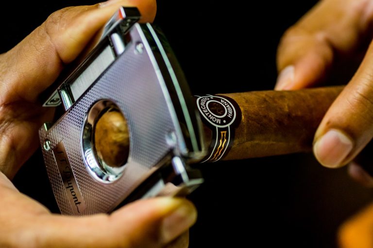 Thu mua phụ kiện cigar: dao cắt, bật lửa khò