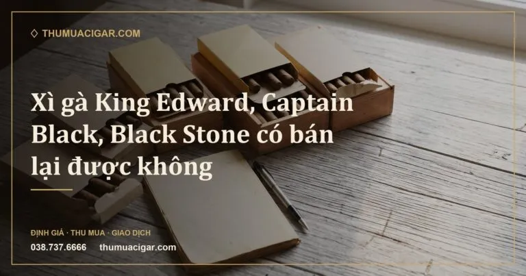 Vài hộp xì gà cuốn máy bình dân xếp trên bàn gỗ cạnh sổ ghi chép (ảnh minh hoạ)